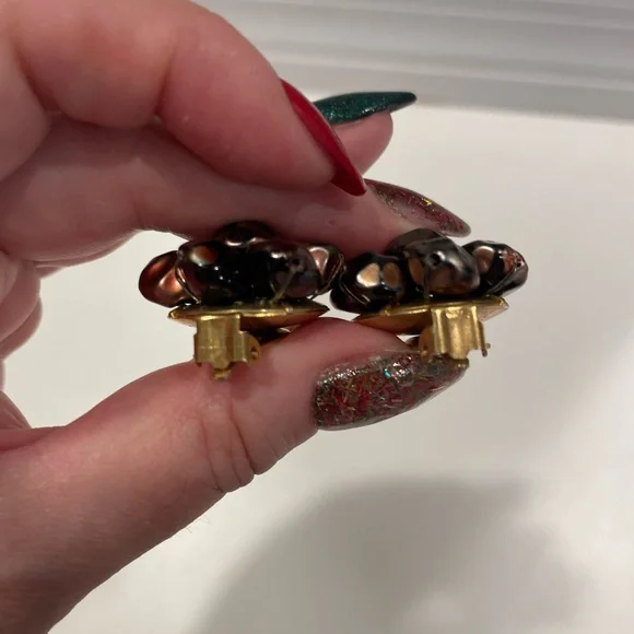 Vintage Faux Brown Pearl Beaded Costume Clip On Earrings. - Picture 5 of 5